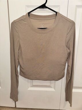 Klassy Network Ribbed Long-Sleeve Crop Top - Taupe